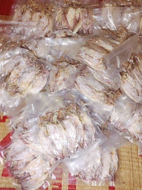 10 con Mực to như ban tay va 50k ca bo,2, 2 con mực to