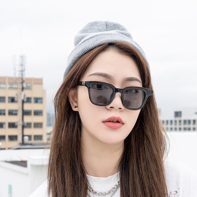 Kính Mát Gọng Vuông Trong Suốt Phong Cách Retro Thời Trang