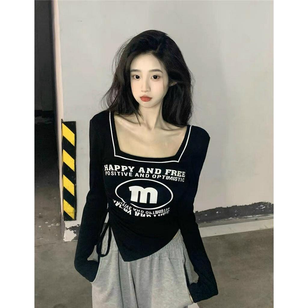 [CRTYK805] ÁO CROPTOP KIỂU LỬNG NỮ CỔ VUÔNG DÀI TAY LAI VẠT NHỌN DÂY RÚT 1 BÊN KÈM CHỮ M MÀU TRẮNG ĐEN CHẤT THUN BORIP