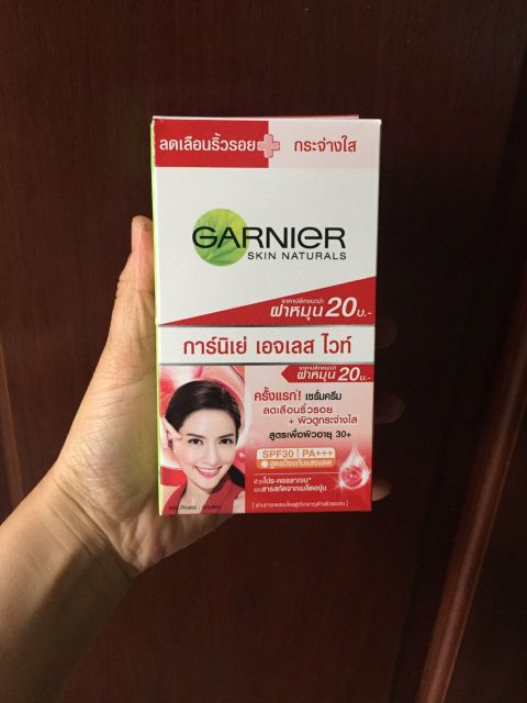 Sét hộp 6 gói dương trắng da garnier sakura white thái lan