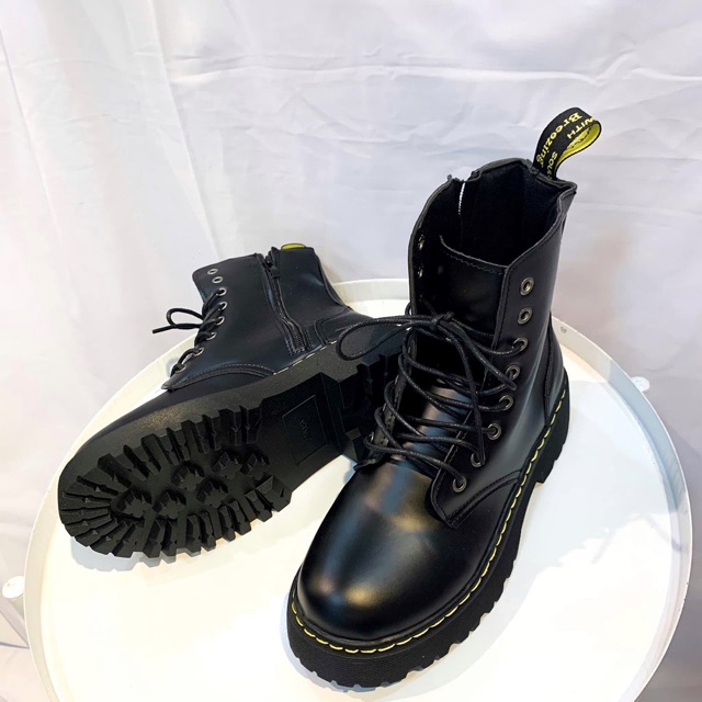 BOOT ĐEN CHỈ VÀNG