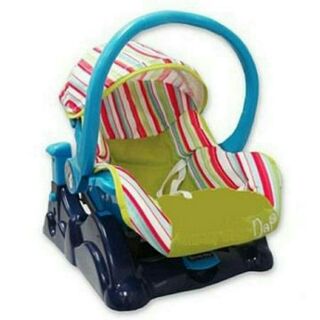 Ghế ngồi ô tô và nôi xách tay Lucky Baby