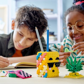 Lego Dots 41906: Hộp cắm bút viết