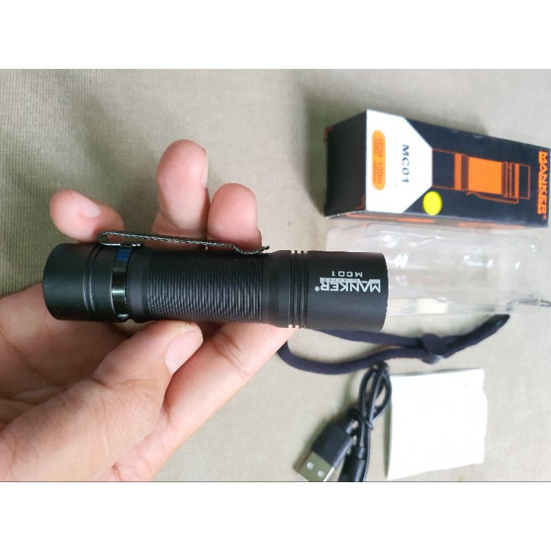 Đèn pin EDC Manker MC01 siêu sáng nhỏ gọn