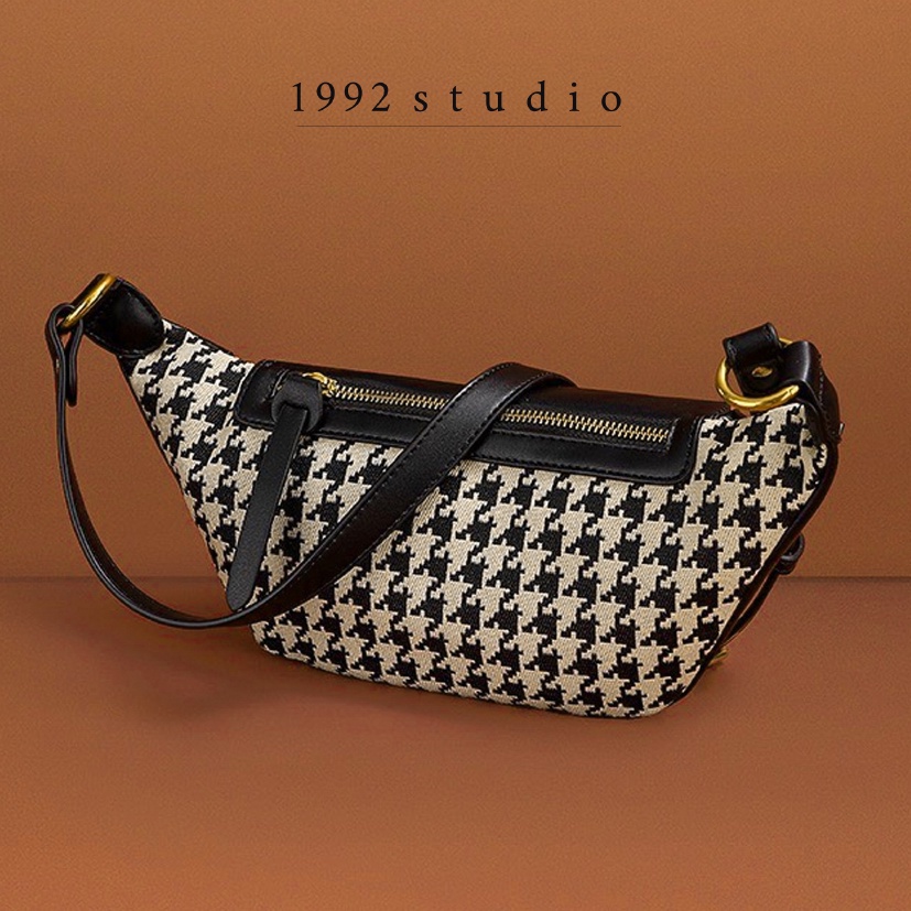 Túi xách unisex nam nữ/ 1992 s t u d i o/ FLOREN BAG/ Túi bao tử phối hoạ tiết HOUNDSTOOTH sành điệu.