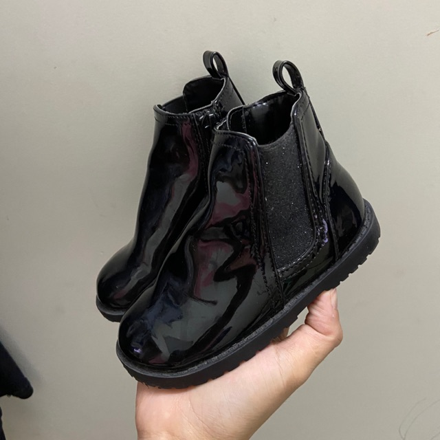 Boot ri cho bé