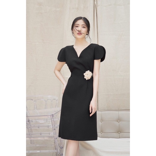 ĐẦM VÁY MINT 1 RẬP THIẾT KẾ DÁNG CHỮ A TAY BƯỚM CỔ TIM THẮT NƠ SAU EO KÈM HOA CÀI