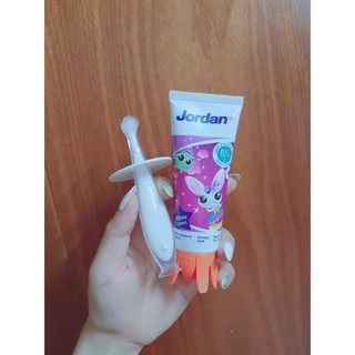 Bàn chải silicon Dailylike và kem đánh răng Jordan hàn