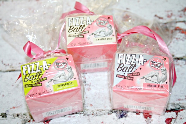 Viên thả bồn tắm Fizz A Ball Bath Bomb Soap And Glory | BigBuy360 - bigbuy360.vn