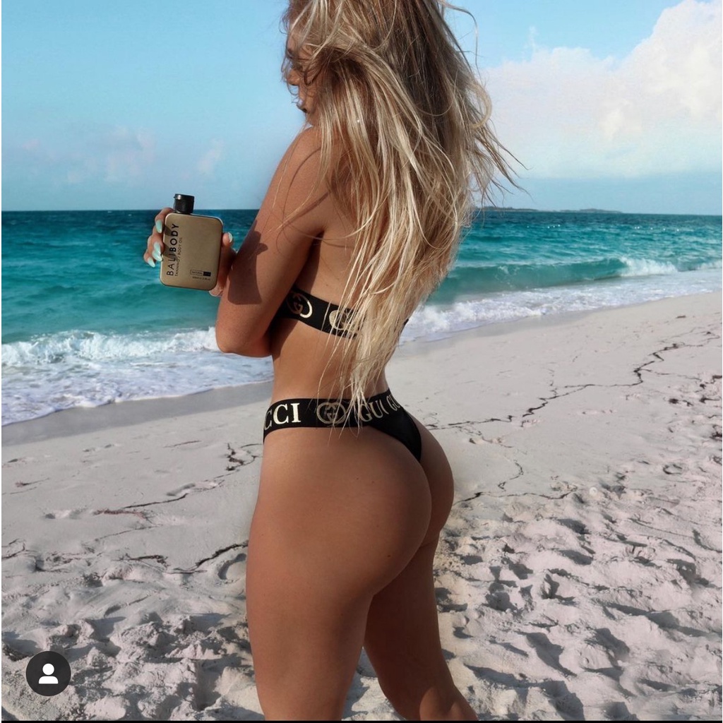 Bikini Treo Trên Bãi Biển Thương Hiệu Gợi Cảm