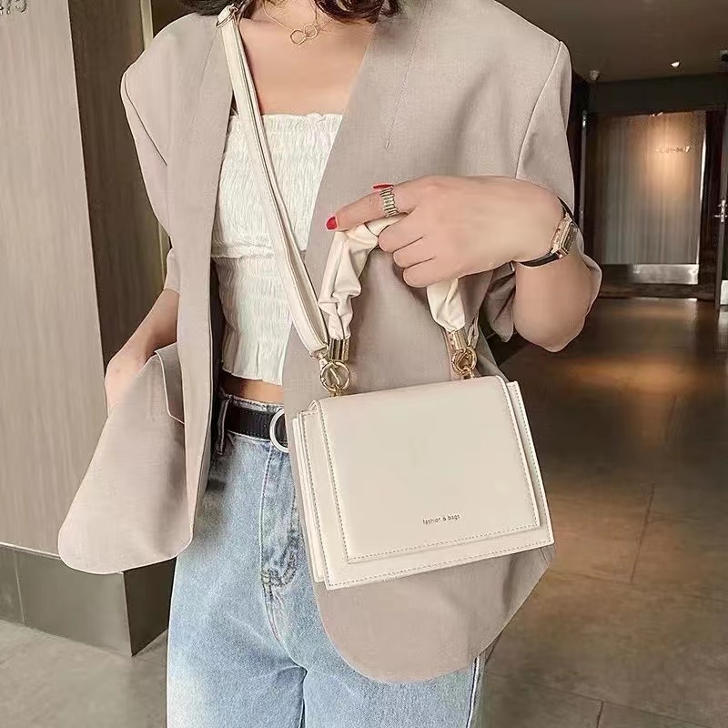 Túi đeo chéo nữ thời trang cao cấp hình vuông 2022