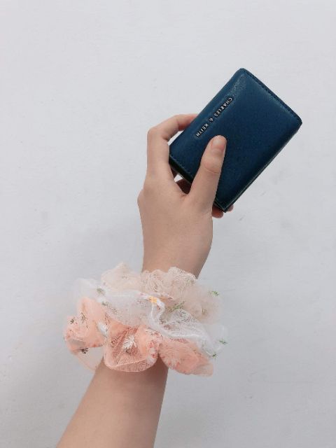 Cột tóc Scrunchie thêu hoa cúc cột tóc vải voan lưới đa năng buộc tóc, làm vòng tay vintage