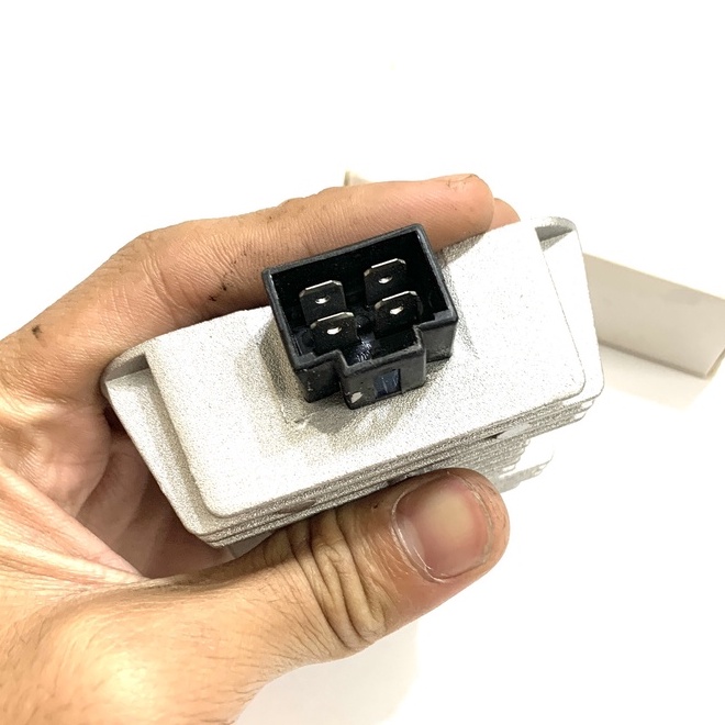Sạc độ xe máy Shilan chính hãng.Cắm như zin,không cần chế. loại hộp trắng