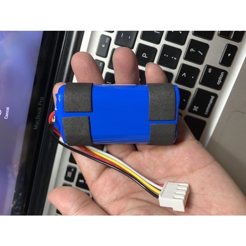 Thay pin Jbl Flip 5. Pin thay cho loa jbl Flip 5 hàng chính hãng. 2mshop