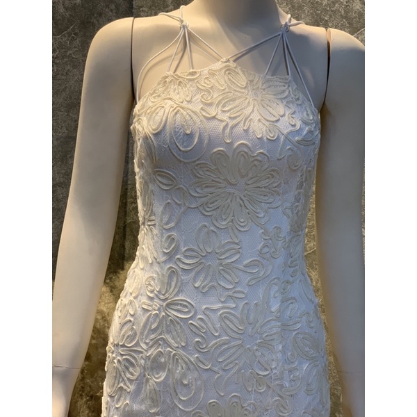 Đầm body ren hoa cổ yếm siêu sang chảnh D18