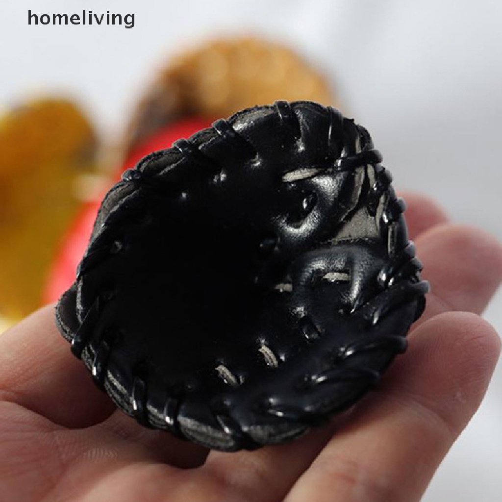 Bộ 3 Mô Hình Găng Tay Bóng Chày Và Quả Bóng Chày Mini Tỉ Lệ 1 / 12 Dùng Trang Trí Nhà Búp Bê