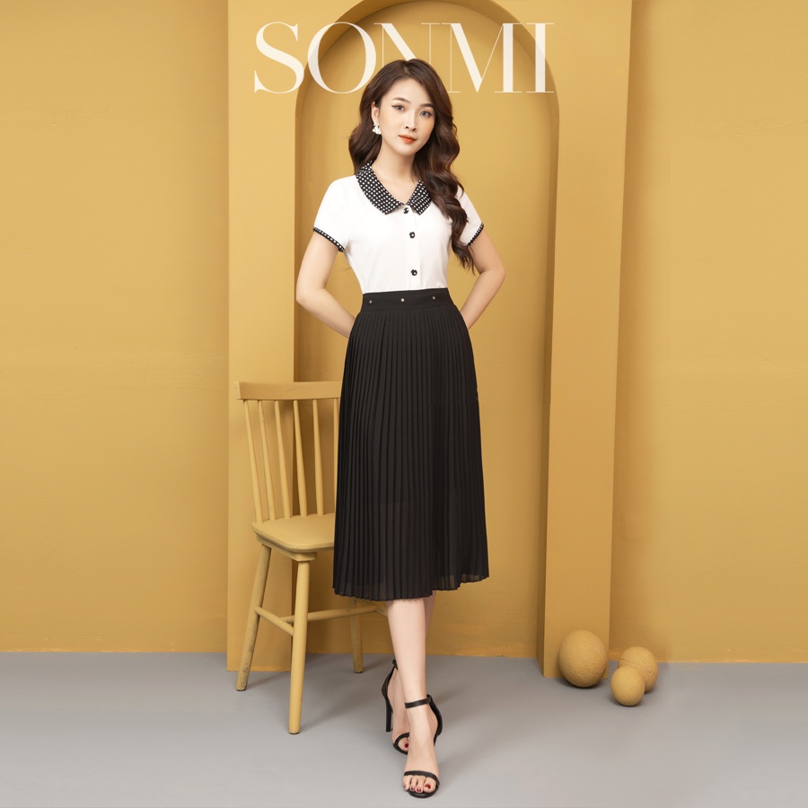 Áo Sơ Mi Nữ Kiểu Công Sở SONMI Hàn Quốc Cao Cấp Tay Ngắn Cổ V Họa Tiết Chấm Bi NATALIA QUINN