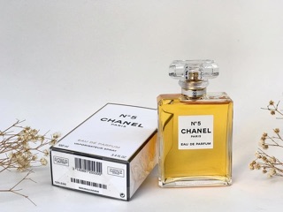 Nước hoa nữ chanel No.5 của Pháp
