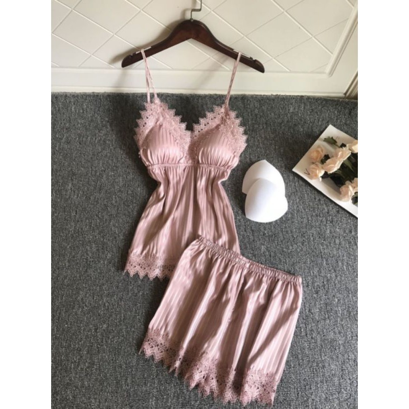 Bộ đồ ngủ lụa phối ren chất đẹp quyến rủ và sexy mã LM BVN001