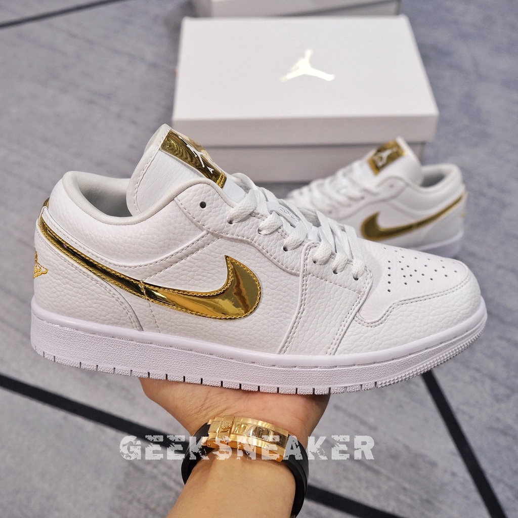 [GeekSneakerZone] Giày Sneaker Jordan 1 Low Metalic Gold