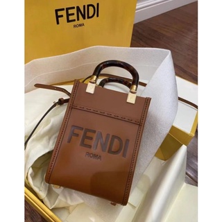 Túi xách Fendi.