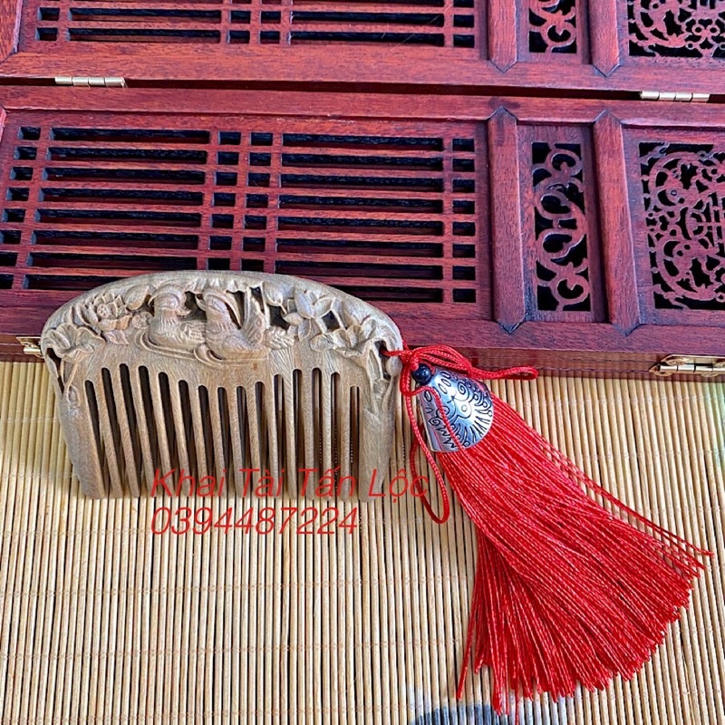 LƯỢC GỖ ĐÀN HƯƠNG KHẮC ĐÔI CHIM UYÊN ƯƠNG NHỎ XINH 8cm