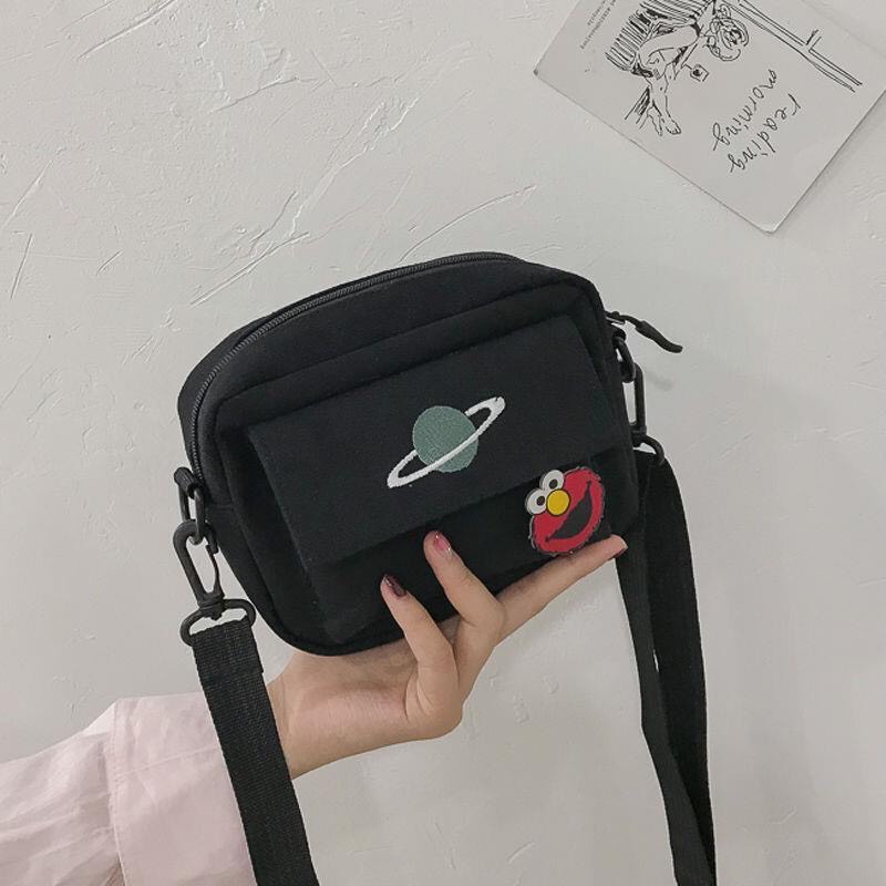 D030 túi đeo chéo hành tinh kèm sticker