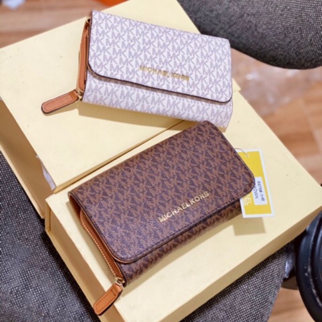 Túi xuất dư nhiều màu