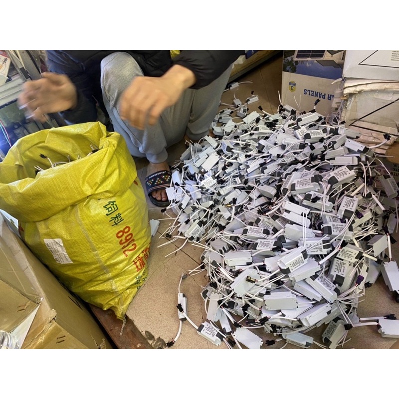 Nguon driver tăng phô chấn lưu đèn Led Âm trần 7w 3 màu