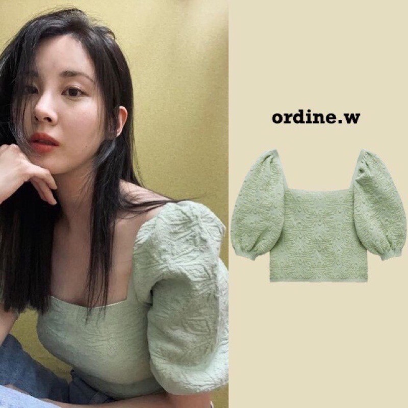 Áo croptop xanh cốm len gân tay bồng hình hoa xinh xắn