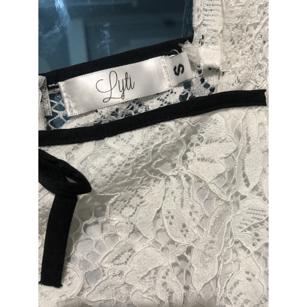 Áo ren thiết kế riêng sale lỗ