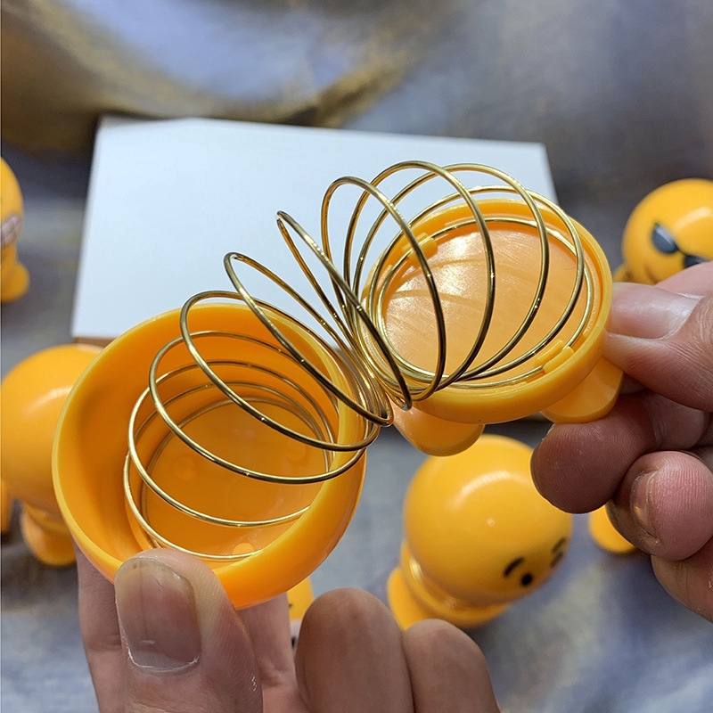 Shaking Dolls Funny Emoji Toys Rotating Head Toys Kids Cute Spring Toys Car Emoji Emoji