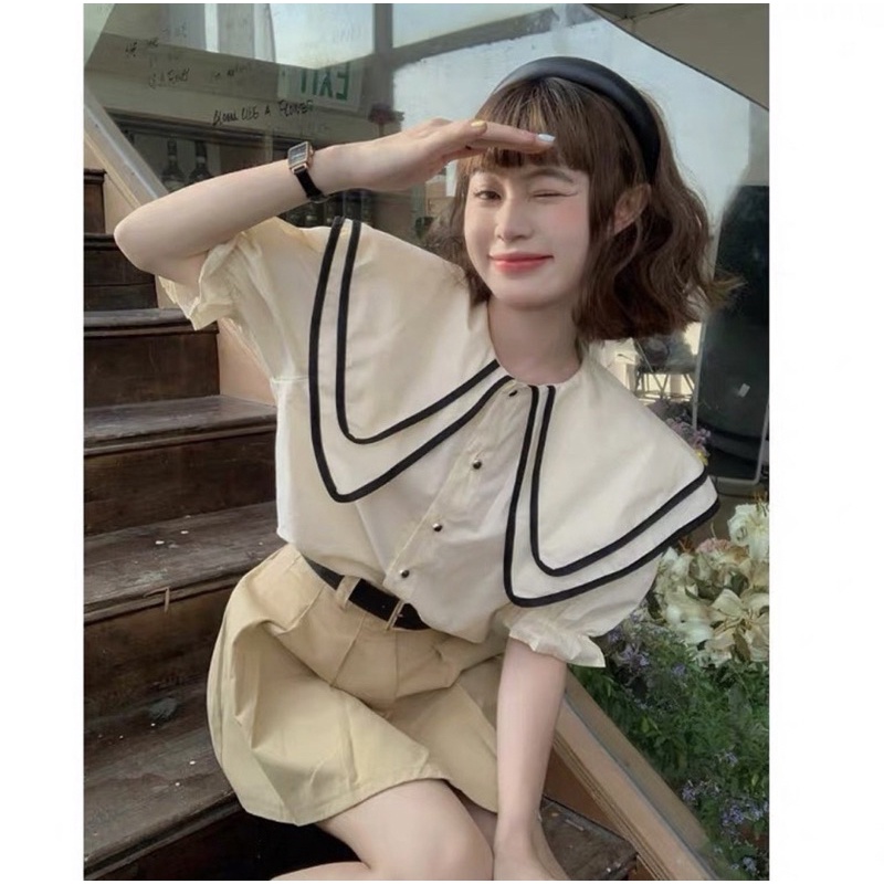 SET ÁO SƠ MI VIỀN CỔ ĐEN NÚT + CHÂN VÁY VÀNG NÂU XẾP LY + BELT