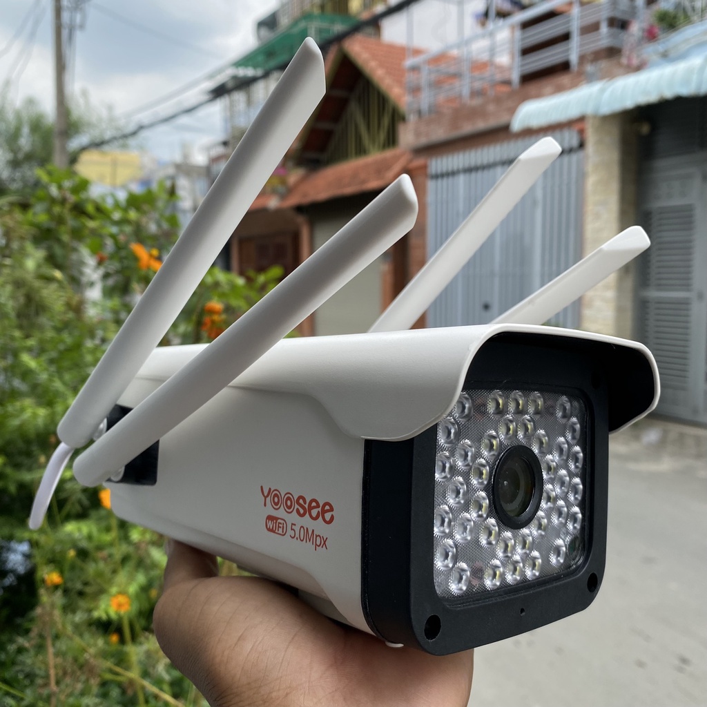 Camera Yoosee ngoài trời 6 led, có led chiếu sáng, quay có màu ban đêm