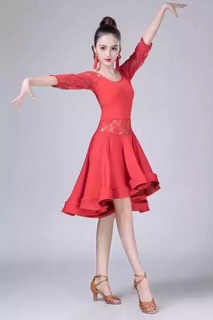 Đầm khiêu  vũ dáng xoè