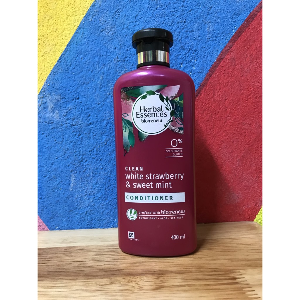 Dầu xả hồi sinh mái tóc óng mượt Herbal Essences Dâu tây và bạc hà 400ml