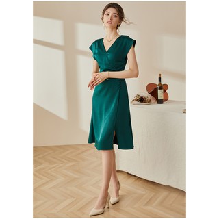 Đầm xòe nhẹ xanh đấp chéo cổ tim