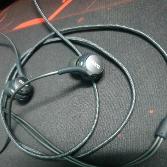Tai nghe akg