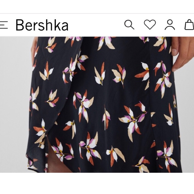 Chân váy Bershka auth sale
