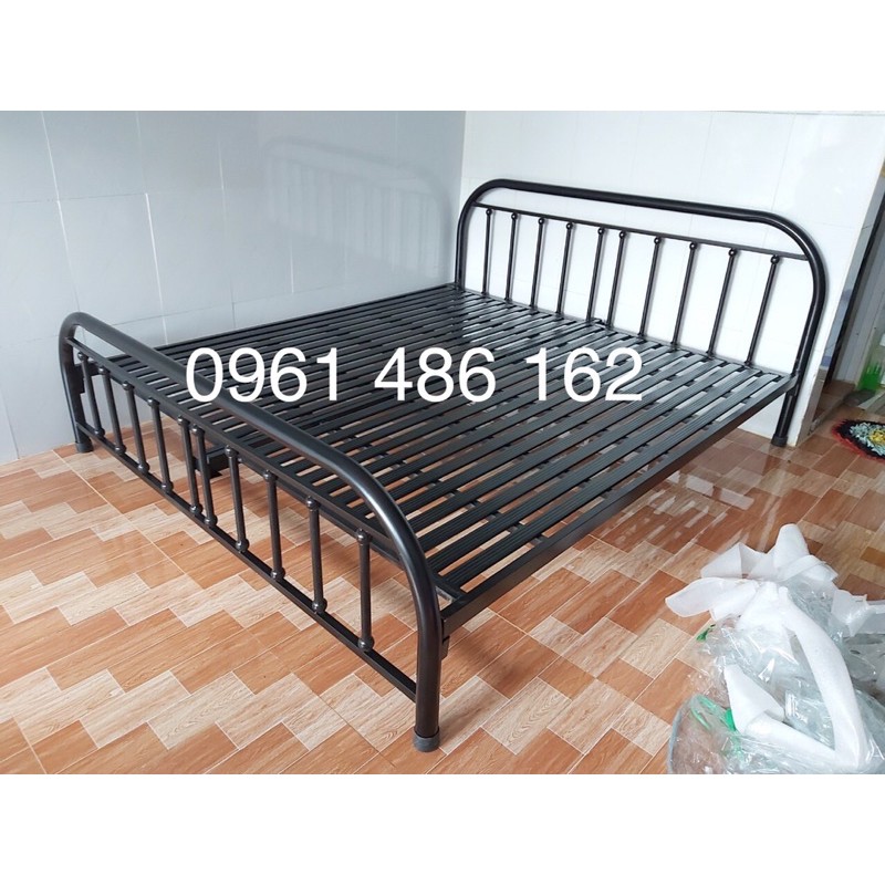 Giường sắt kiểu bo góc rẻ đẹp - 1m6x2m - freeship hcm
