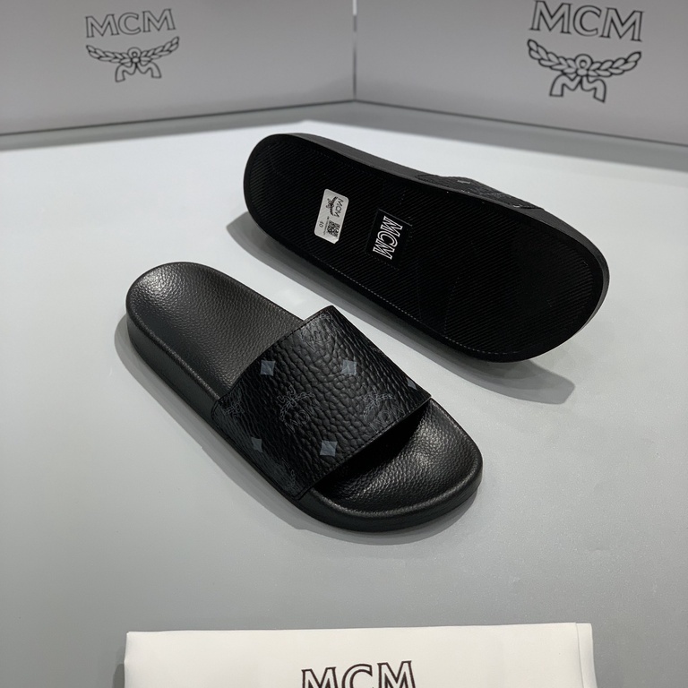 Dép lê quai ngang MCM 2022