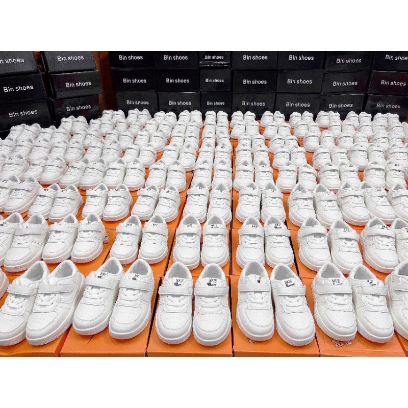 Giày Thể Thao Nike cổ thấp cho bé trai và bé gái