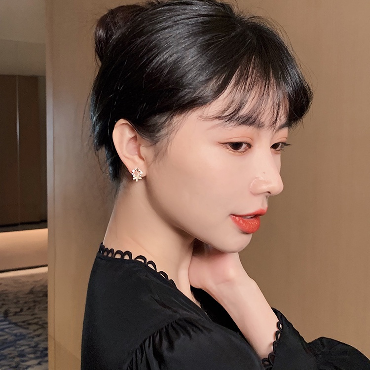 Đôi khuyên tai hình cánh hoa đính đá mắt mèo thời trang cho nữ