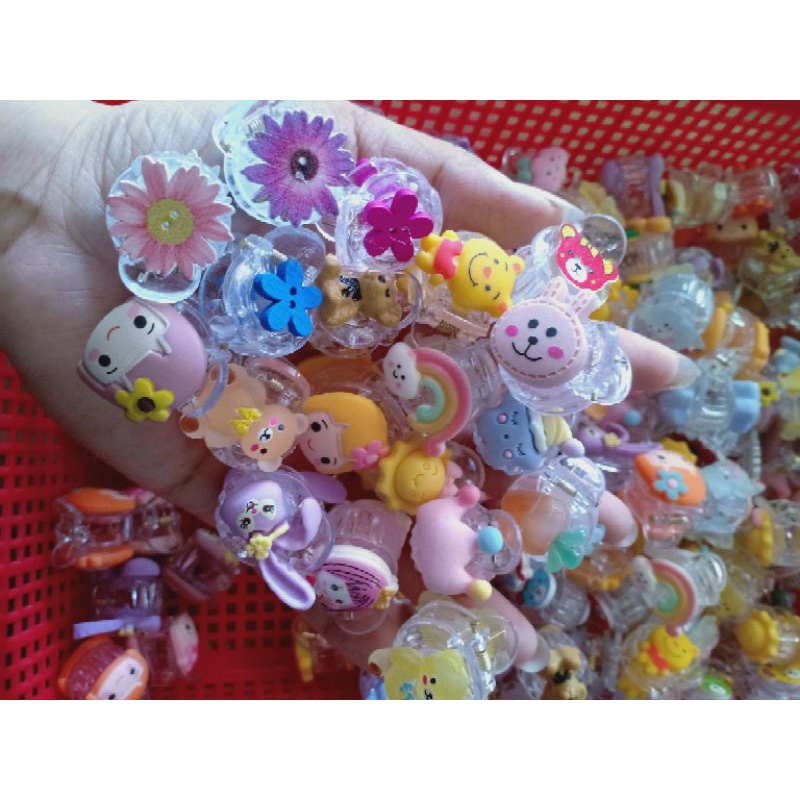 1 Kẹp tóc mái  hoạt hình dễ thương hình cute cho bé gái