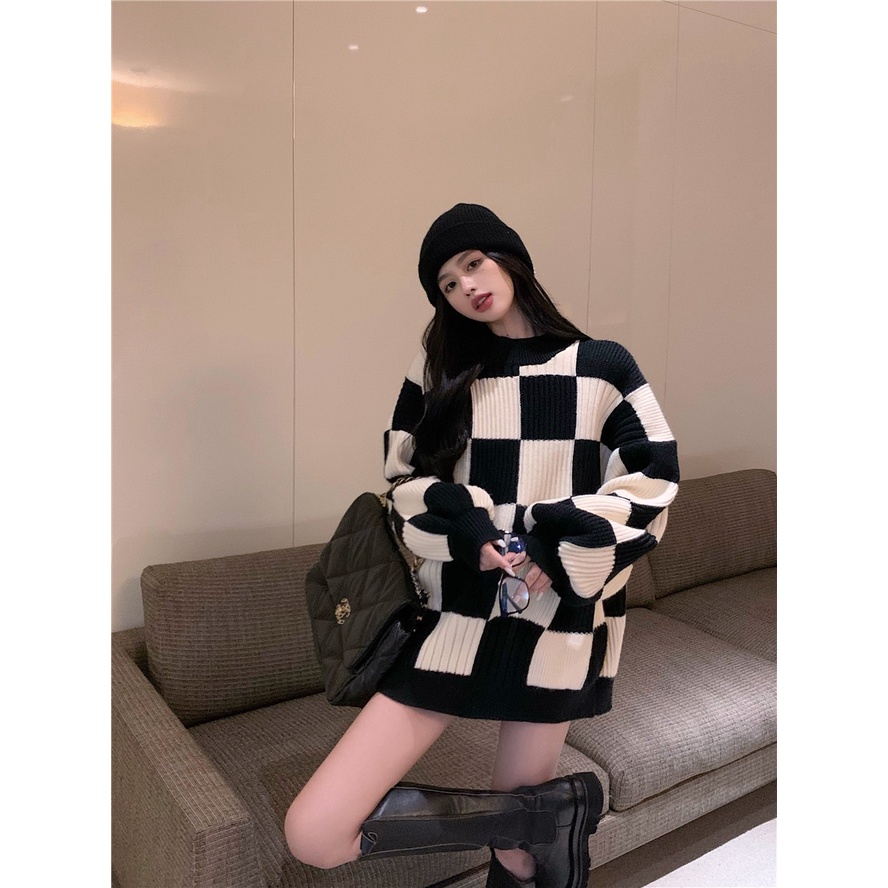 Áo sweater mỏng dáng rộng cổ tròn tay phồng kẻ caro phong cách retro cổ điển kiểu Hong Kong mới cho nữ
