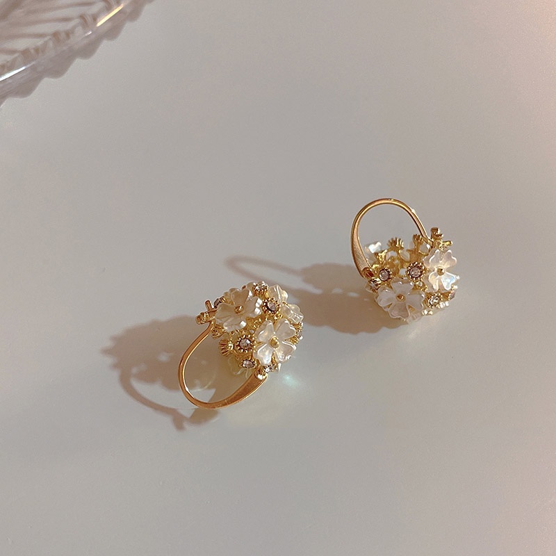 Khuyên Tai Hình Hoa Độc Đáo Thời Trang Thanh Lịch