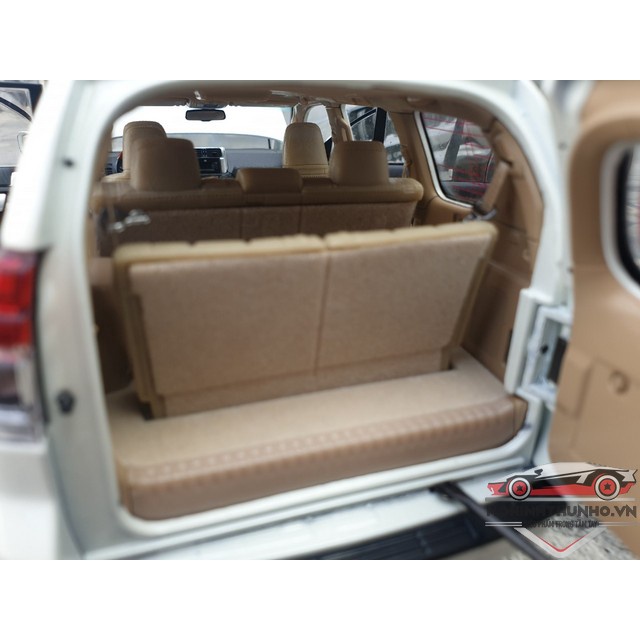 Xe mô hình Toyota Prado, tỉ lệ 1:18