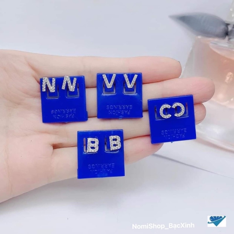 Bông tai chữ cái Bạc Ta, nhẹ nhàng cá tính. Độc đáo đậm nét riêng Mainomi Shop Bạc Xinh