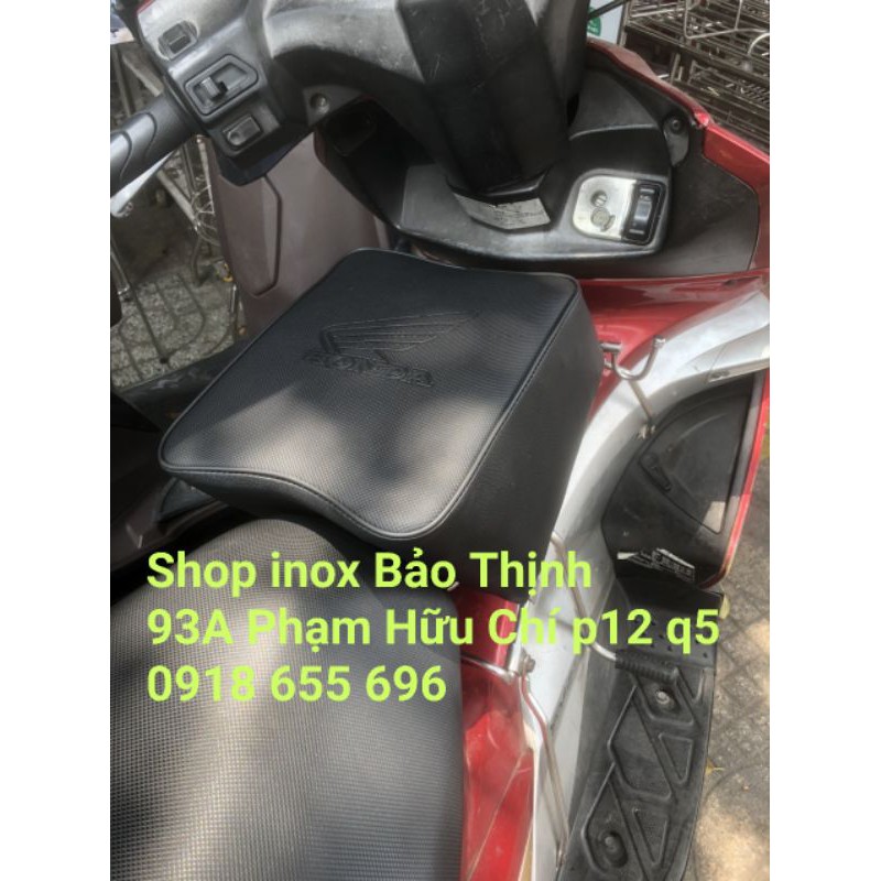 Ghế đệm để baga xe (đen,đỏ)