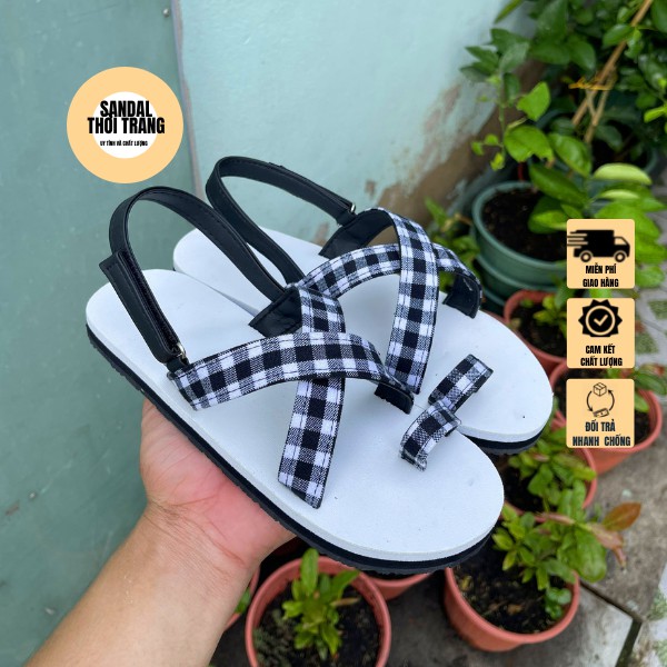 Dép sandal nữ xỏ ngón, SANDALTHOITRANG Giày quai hậu nữ đi học A24 caro trắng đen full size 30-44